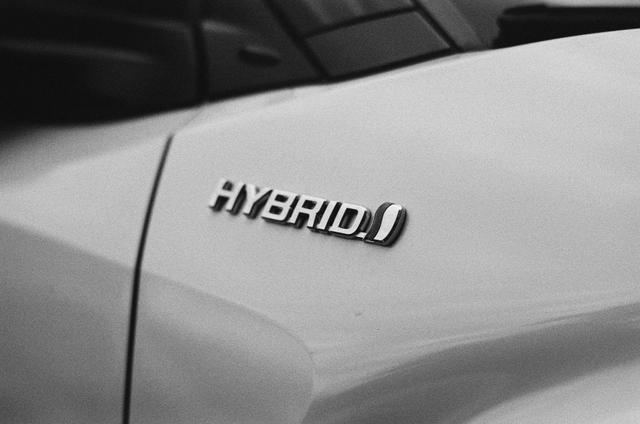 What Is A Hybrid Electric Vehicle?