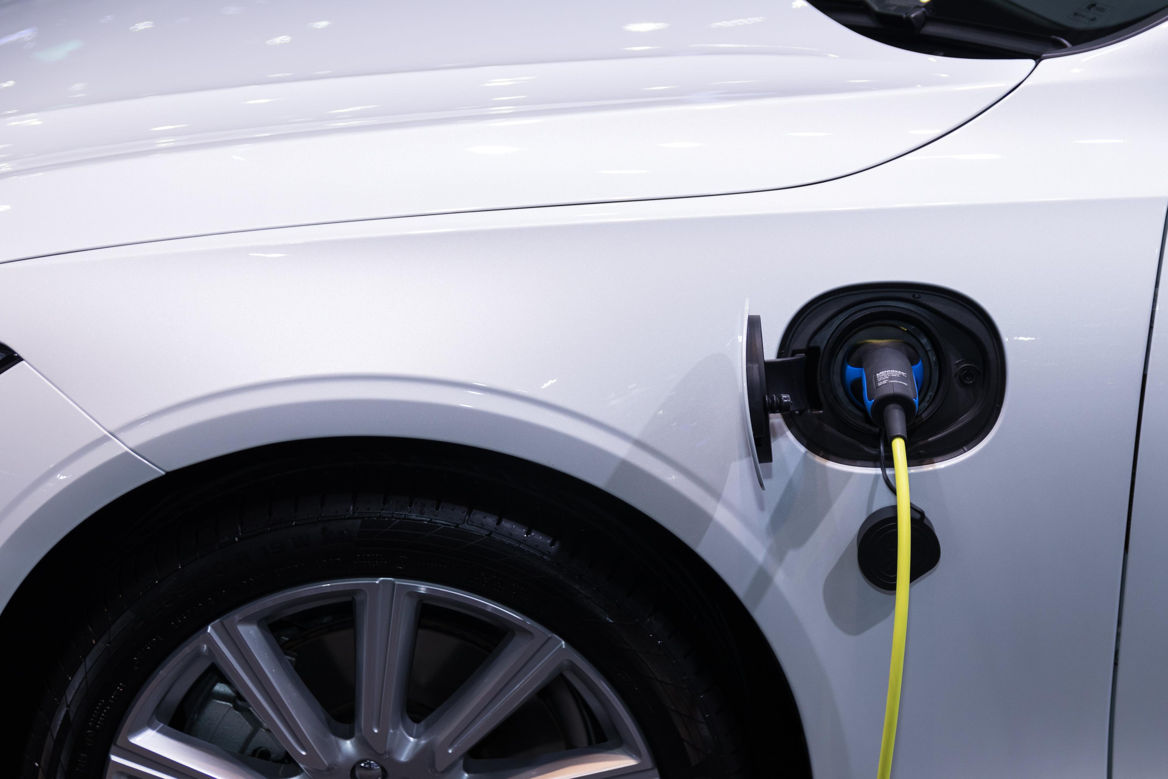 What Is A Plug-In Hybrid Electric Vehicle (PHEV)?